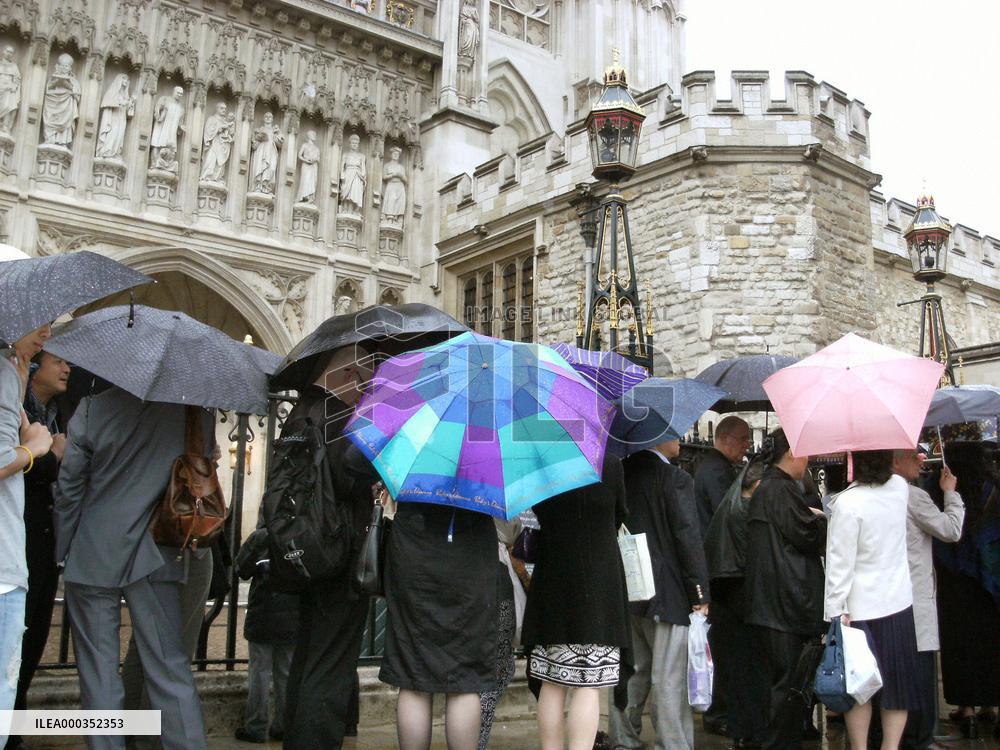 Commemoration of Japan disaster in London