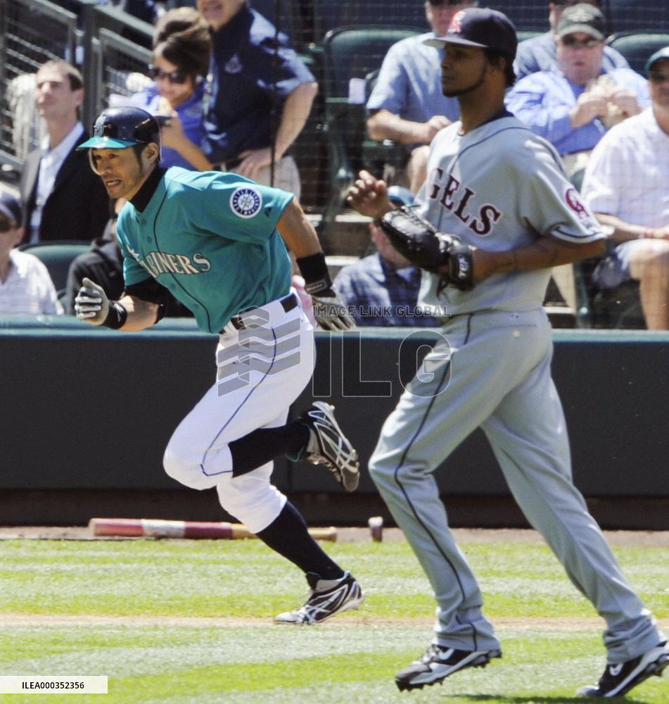 Ichiro scores 1,000th run in major leagues