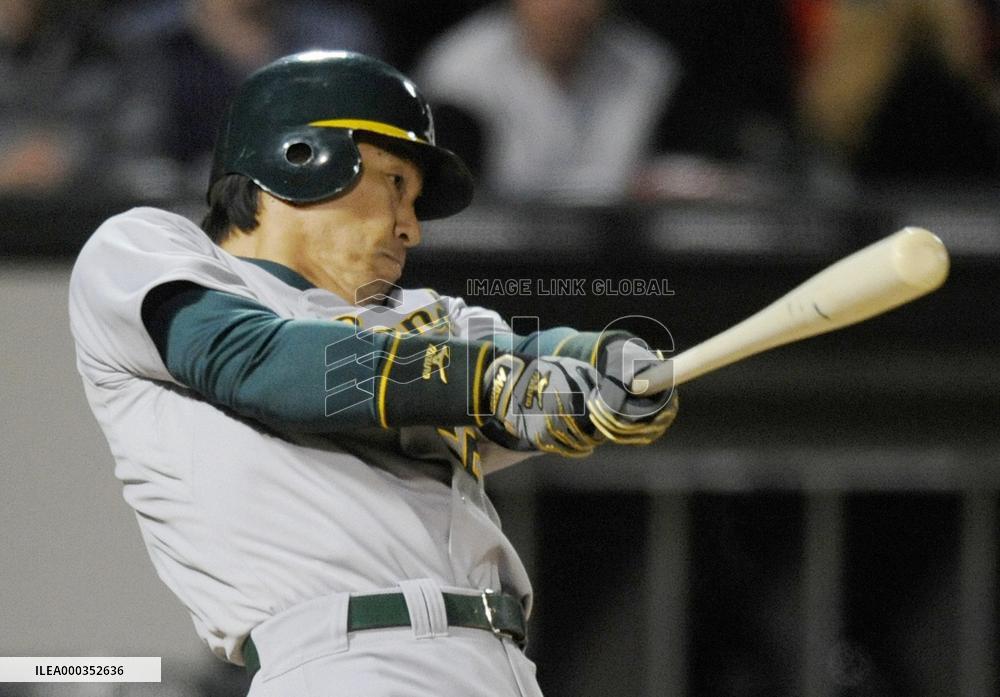 Matsui hits 2-run homer