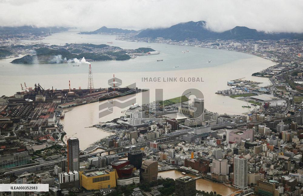 Downpour causes flood