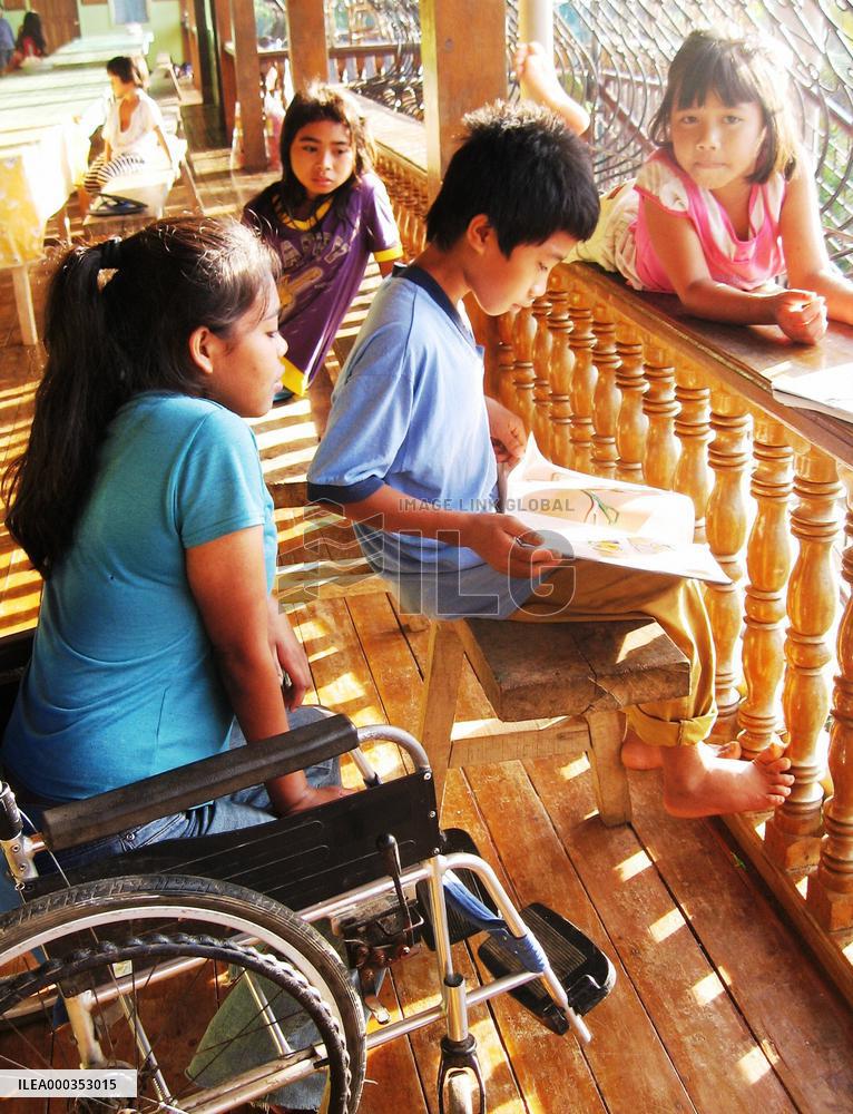 Disadvantaged Filipino kids get Japan-sponsored education