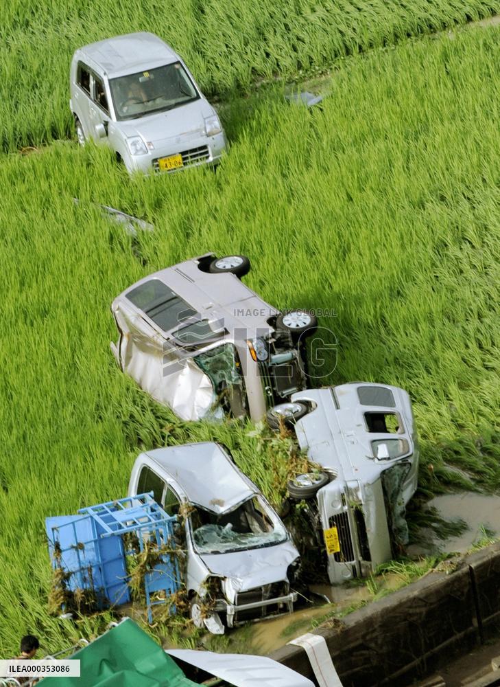 Heavy rain causes havoc in Japan