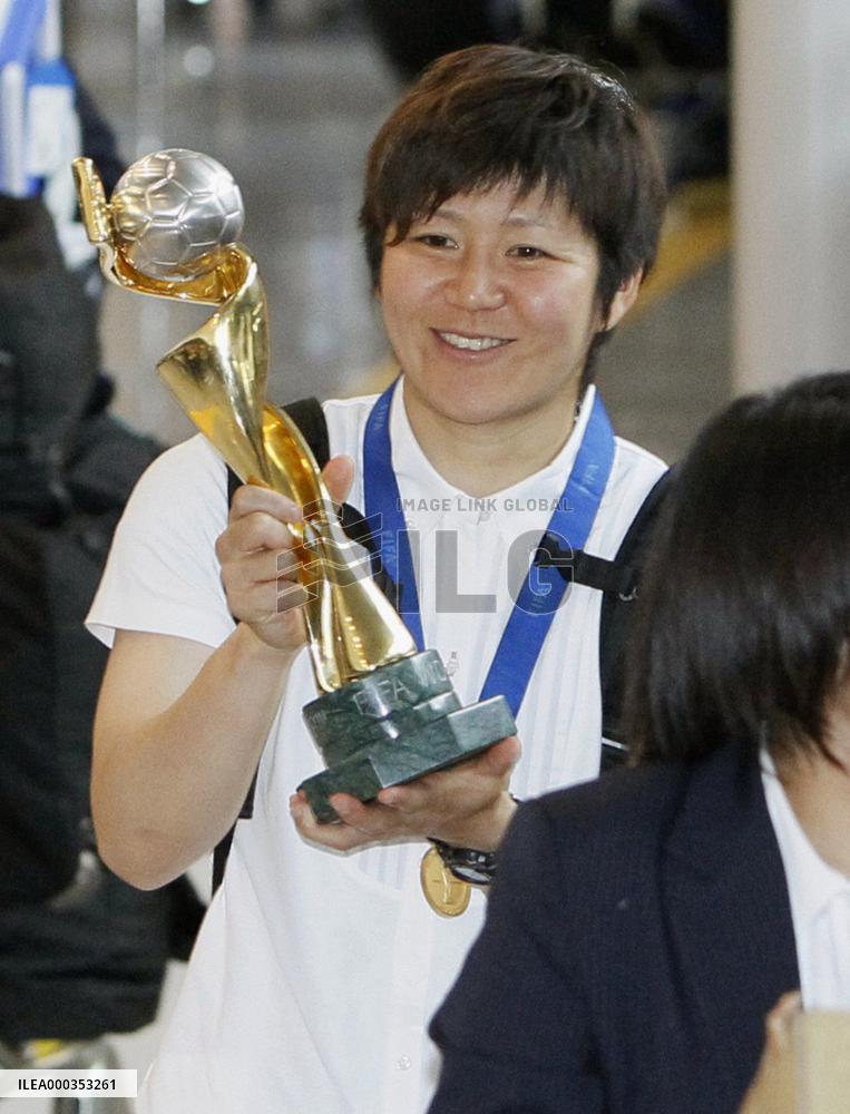 Nadeshiko Japan return home with victory