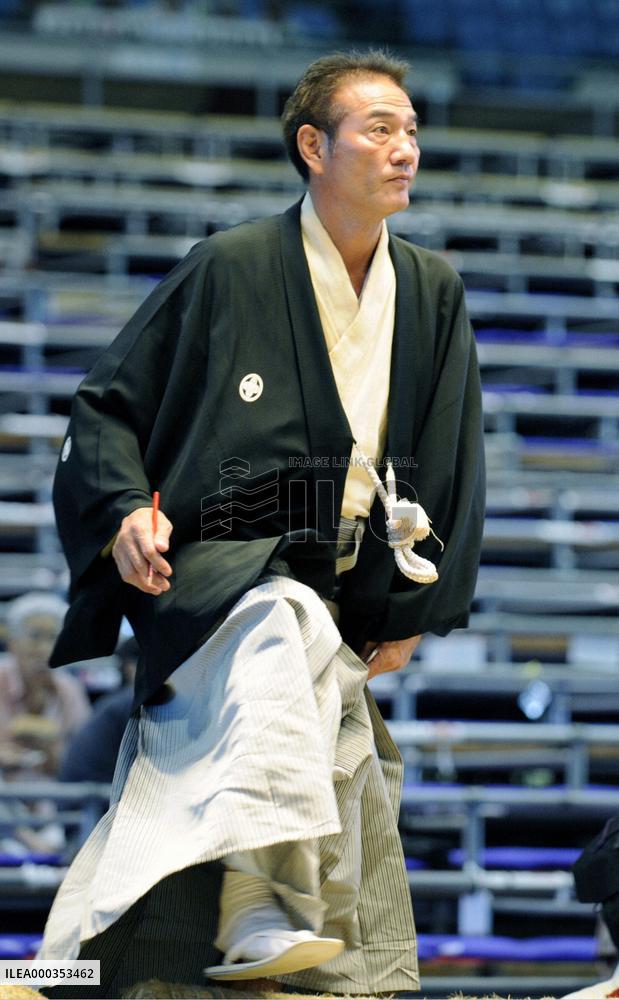 Stablemaster rents building from man with alleged gangster links