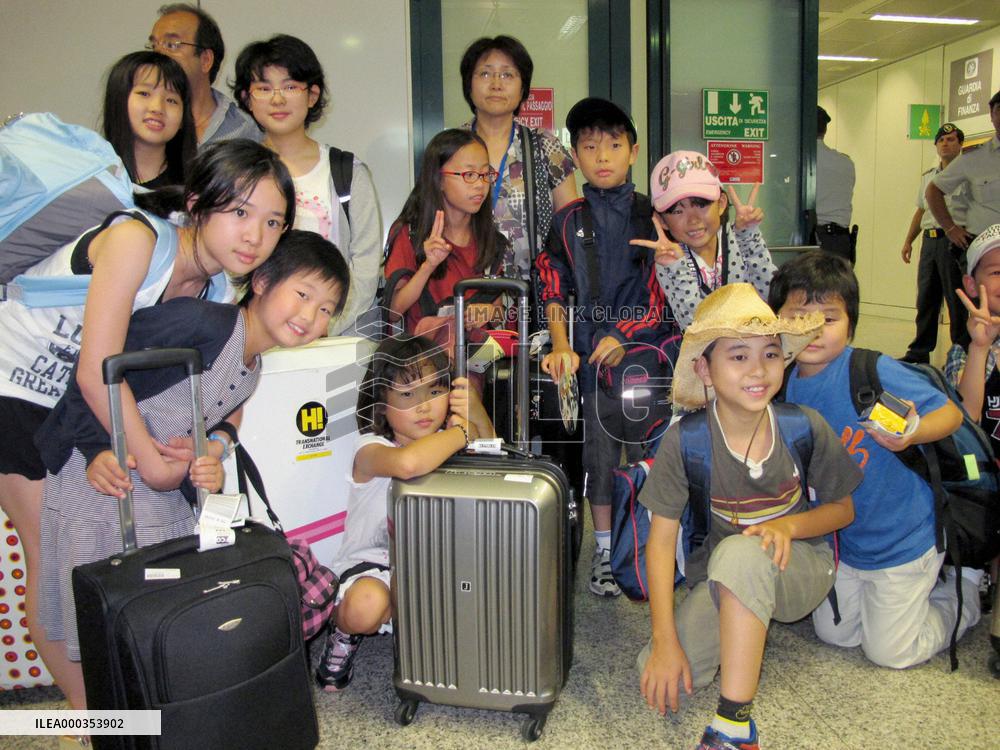 Japanese disaster-affected kids in Italy