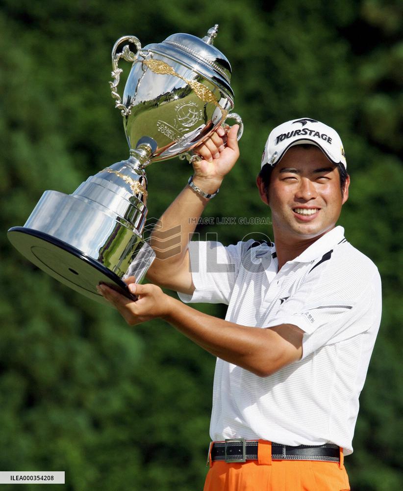 Ikeda wins inaugural Toshin title