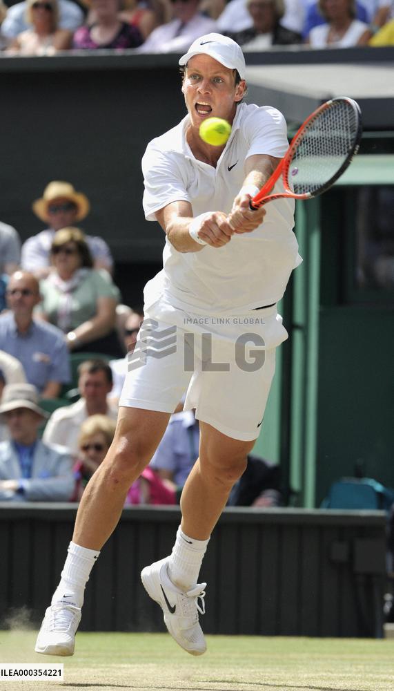 Nadal wins Wimbledon final