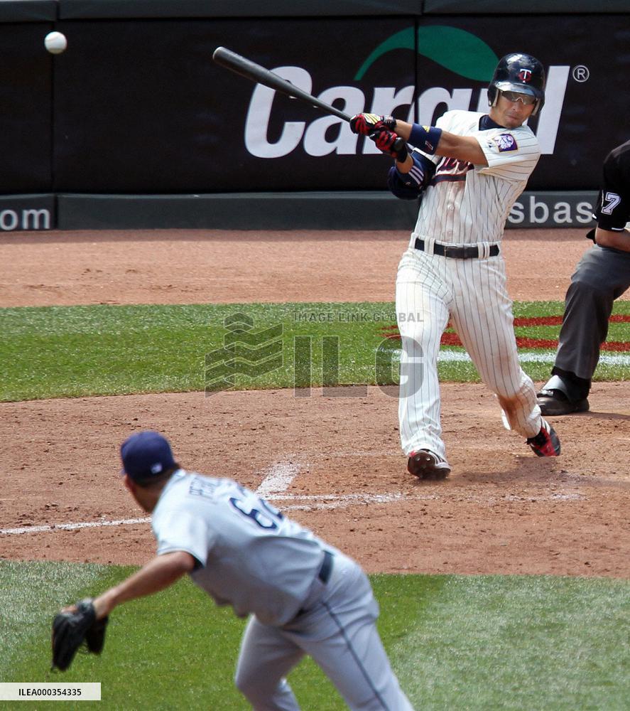 Nishioka gets 1st 3-hit game in Twins' loss