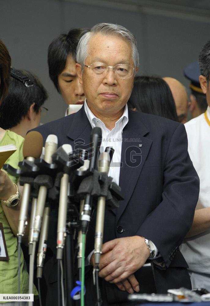 Kyushu Electric president meets gov't official