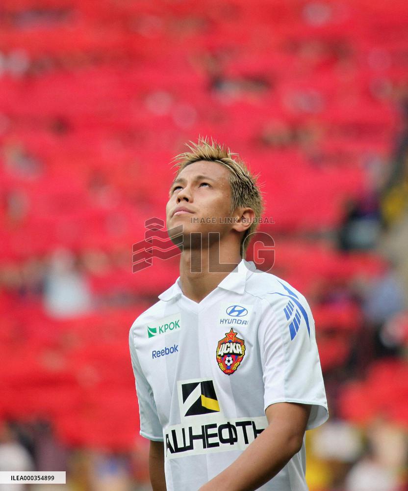 Honda plays against Spartak Moscow