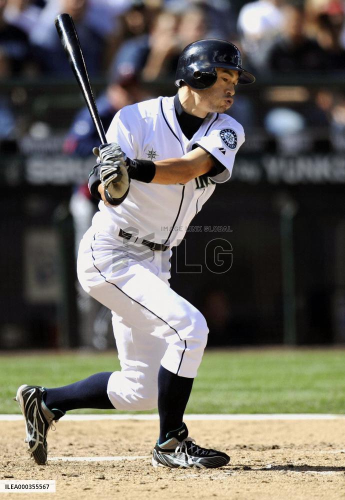 Ichiro lackluster in loss to Twins