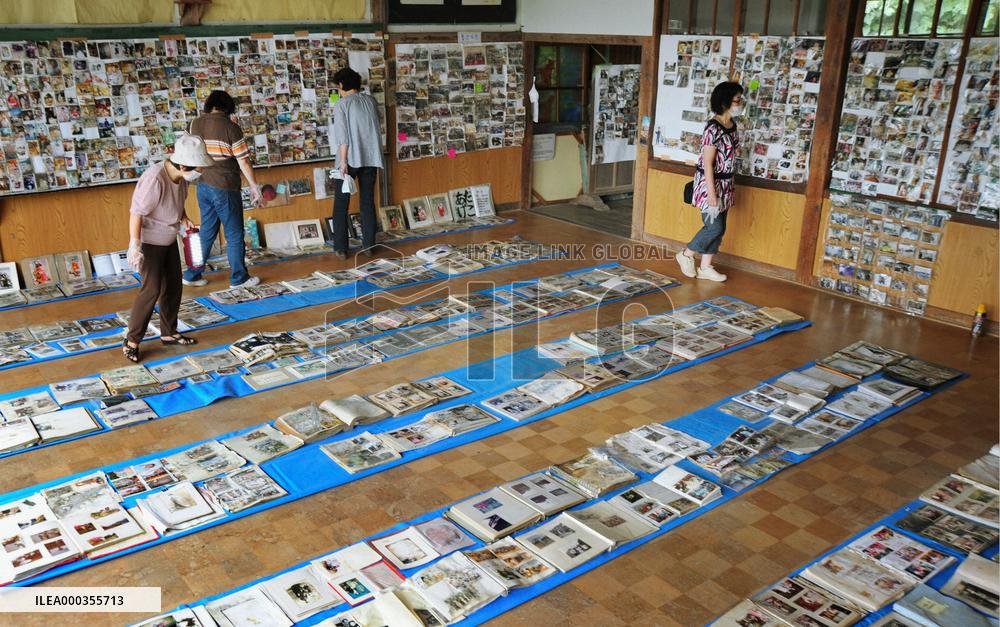 Photos without owners in disaster-hit Miyagi Pref.