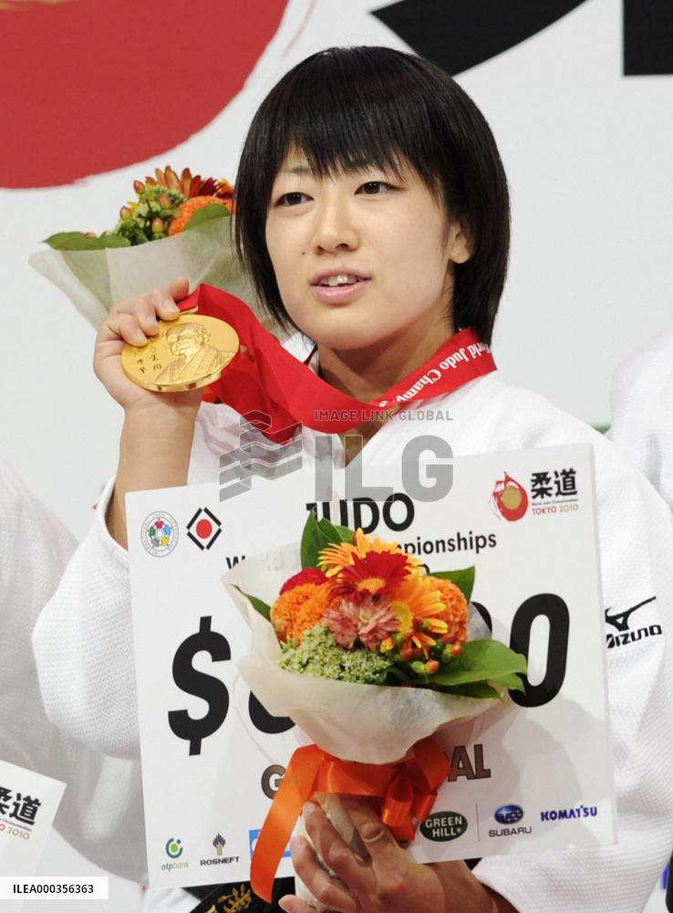 Asami wins gold at world judo c'ships