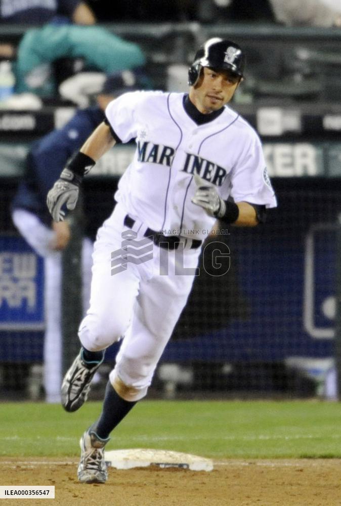 Mariners' Ichiro vs. Red Sox
