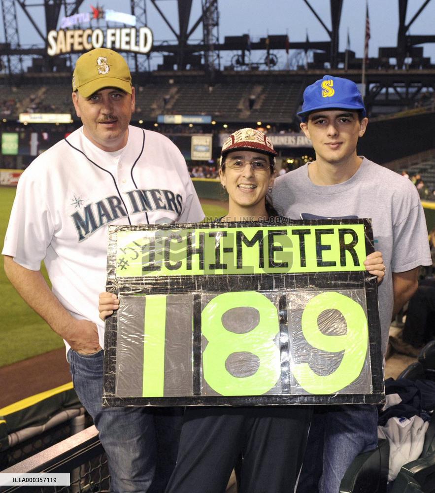 Ichiro fans wanting season's 200th hits