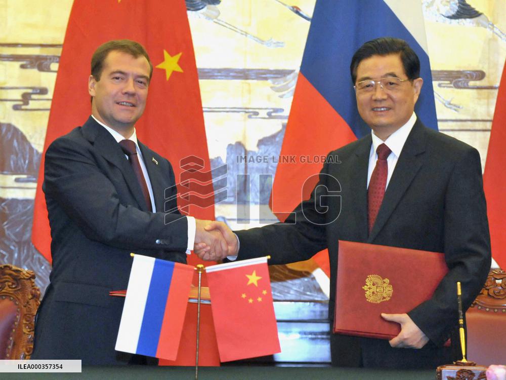 China, Russia vow to boost strategic partnership