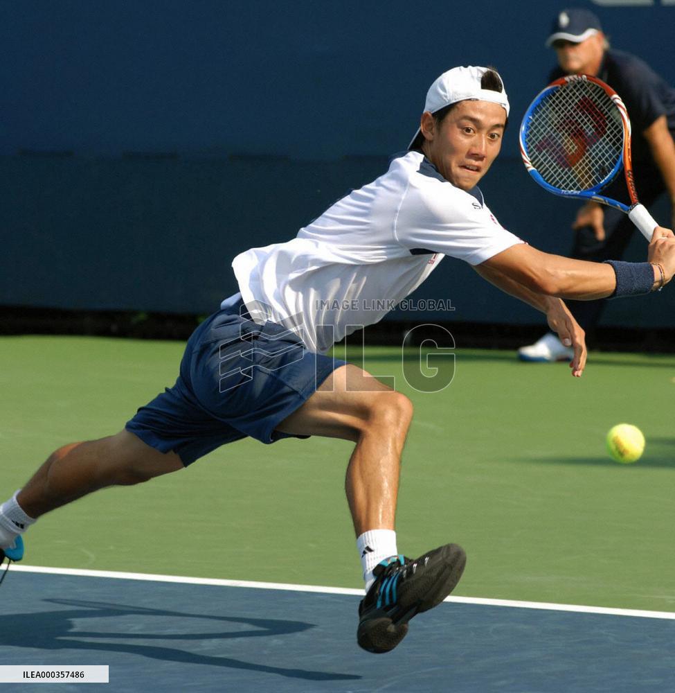Japan's Nishikori advances to 3rd round in U.S. Open tennis