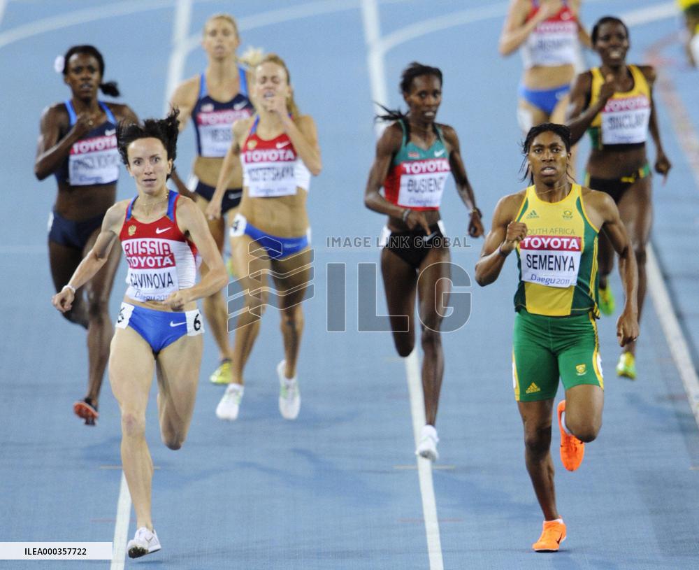 Savinova wins 800m at world c'ships