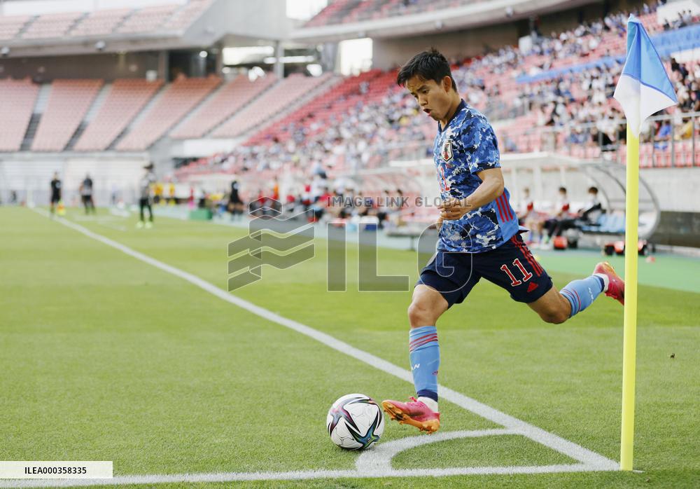 Japanese, Canadian PMs meet in Britain
