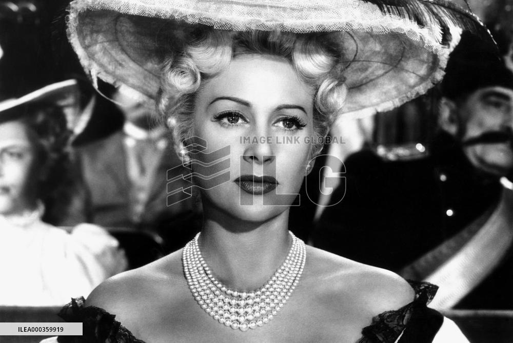 The Bed; Secrets D'Alcove film (1954)