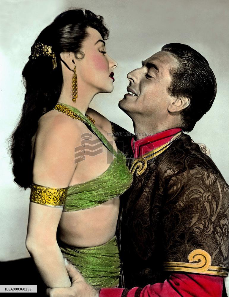 The Veils Of Bagdad film (1953)