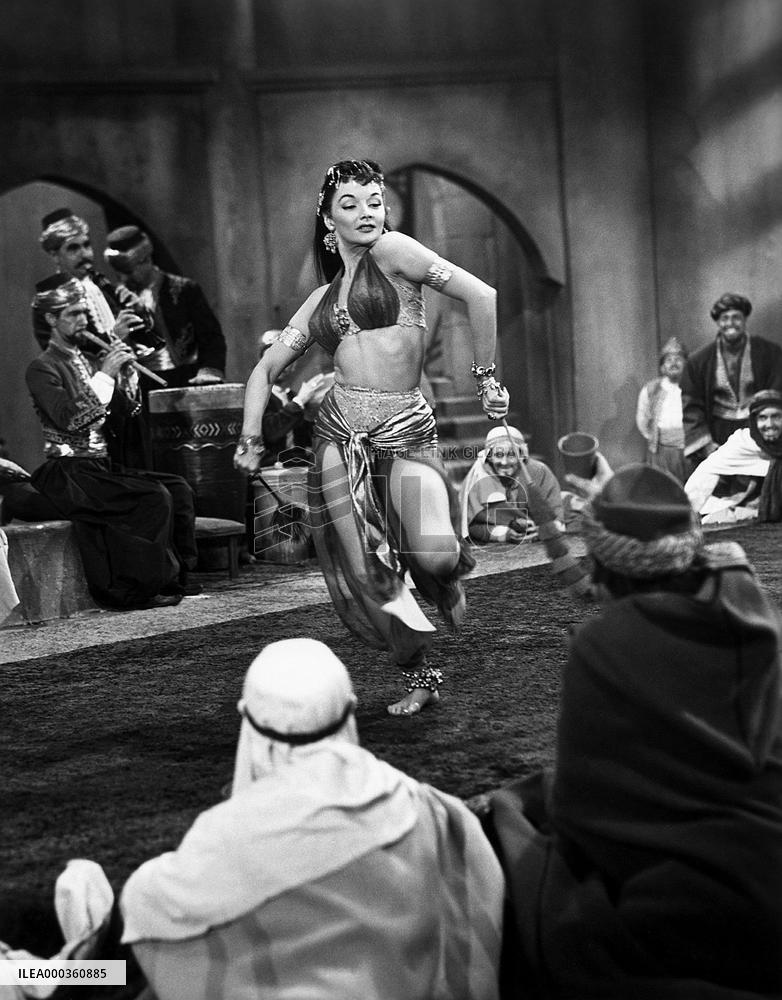 The Veils Of Bagdad film (1953)