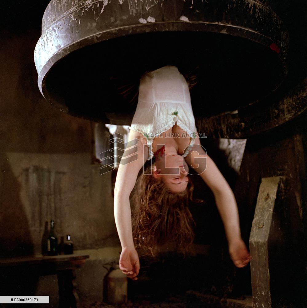 Dracula Has Risen From The Gra - film (1968)