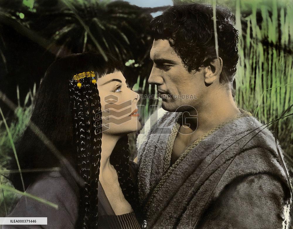 Nefertiti, Queen Of The Nile - film (1961)