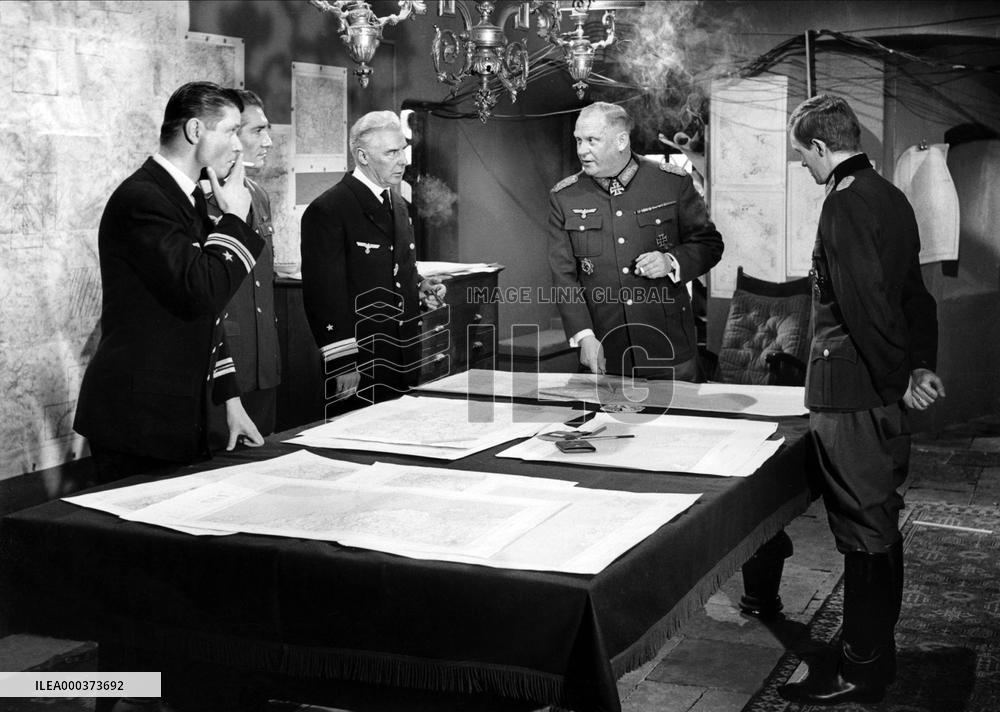 Between Love And Duty - film (1960)