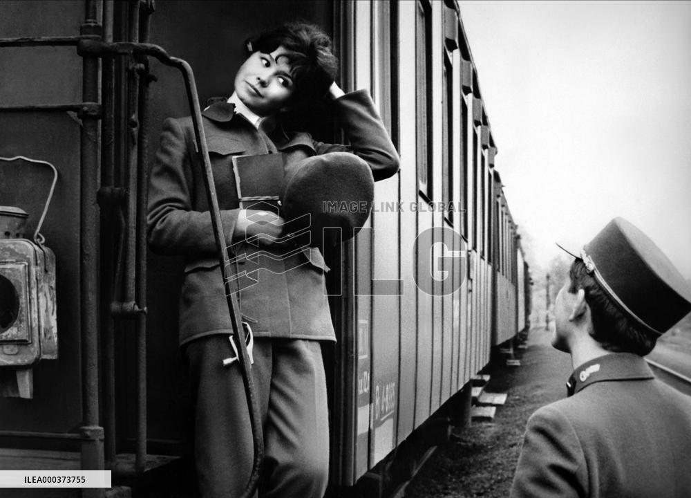 Closely Observed Trains - film (1966)