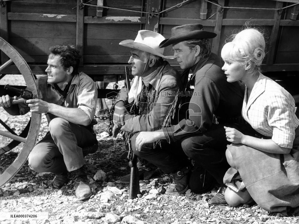 Amongst Vultures; Unter Geiern - film (1964)