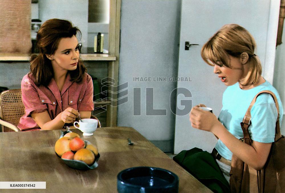 Three Into Two Won'T Go - film (1969)