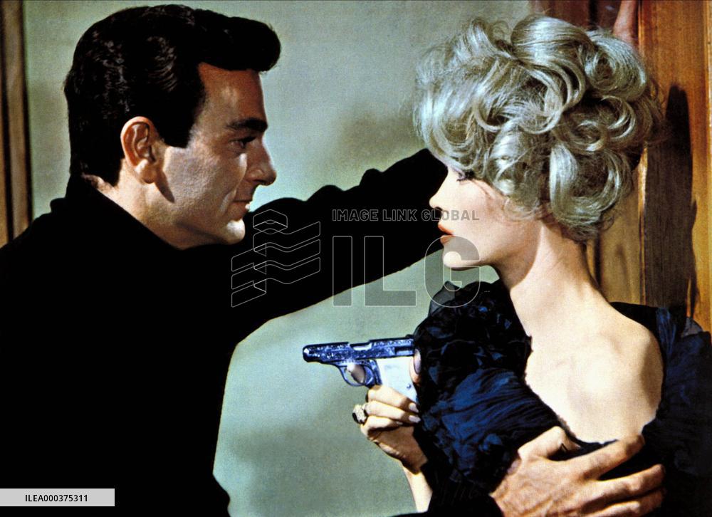 Kiss The Girls & Make Them Die - film (1966)