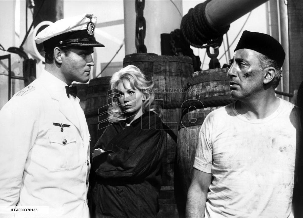 Under Ten Flags - film (1960)