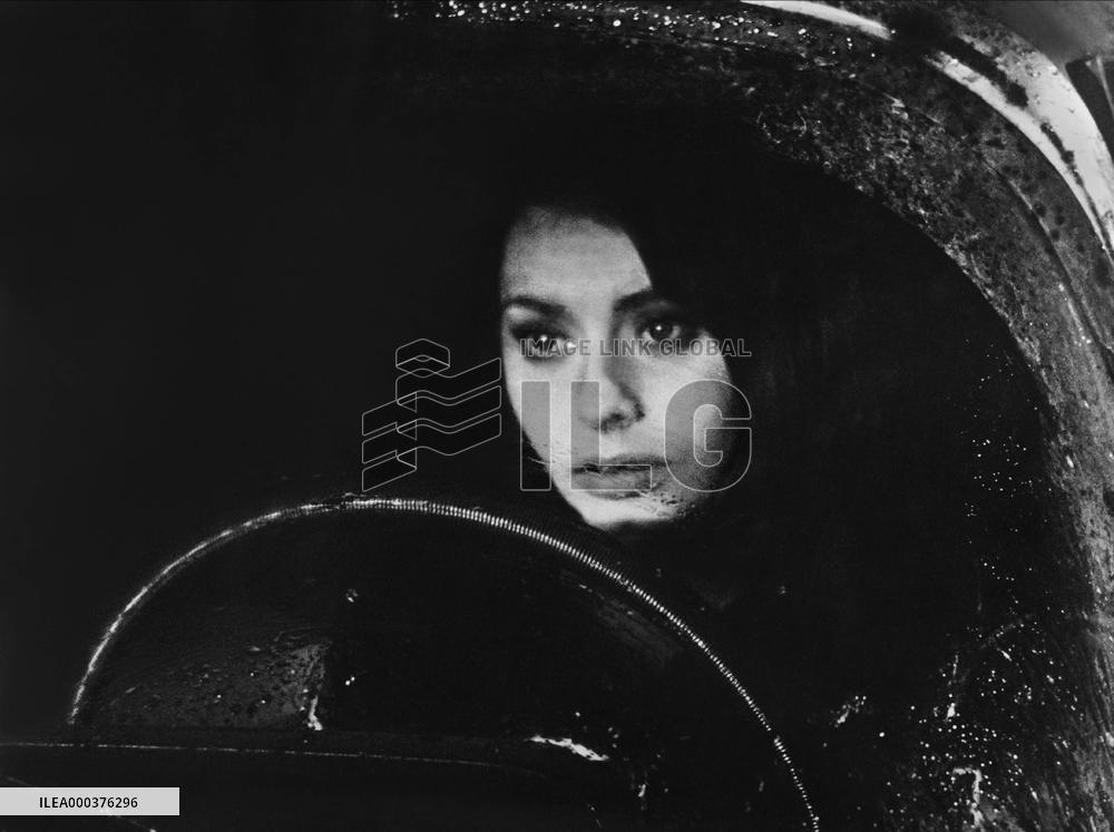 Five Miles To Midnight - film (1962)