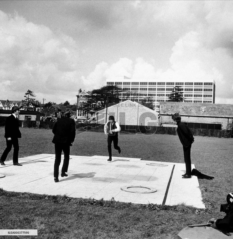 A Hard Day's Night; Beatles - film (1964)