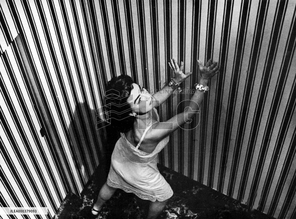 Strait-Jacket - film (1964)