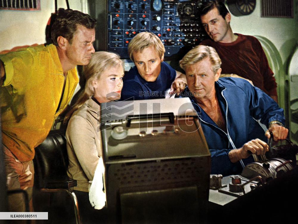 Around The World Under The Sea - film (1966)