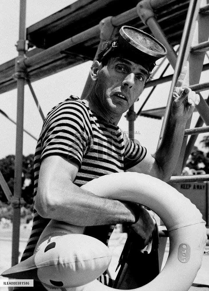 Sykes And A... Holiday - film (1960)