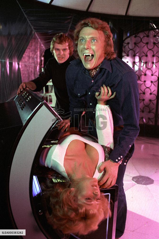 Dracula A.D. 1972 (1972)