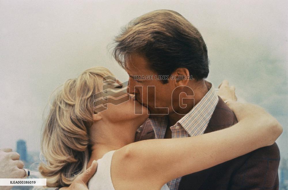 Gold (1974)