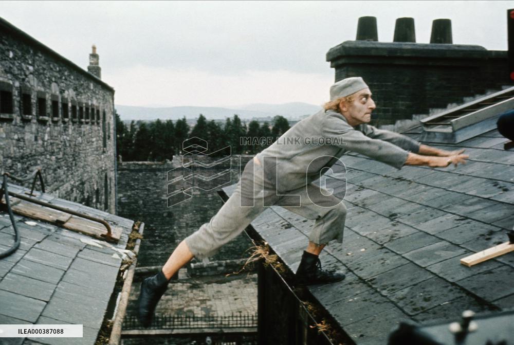 The Last Remake Of Beau Geste (1977)
