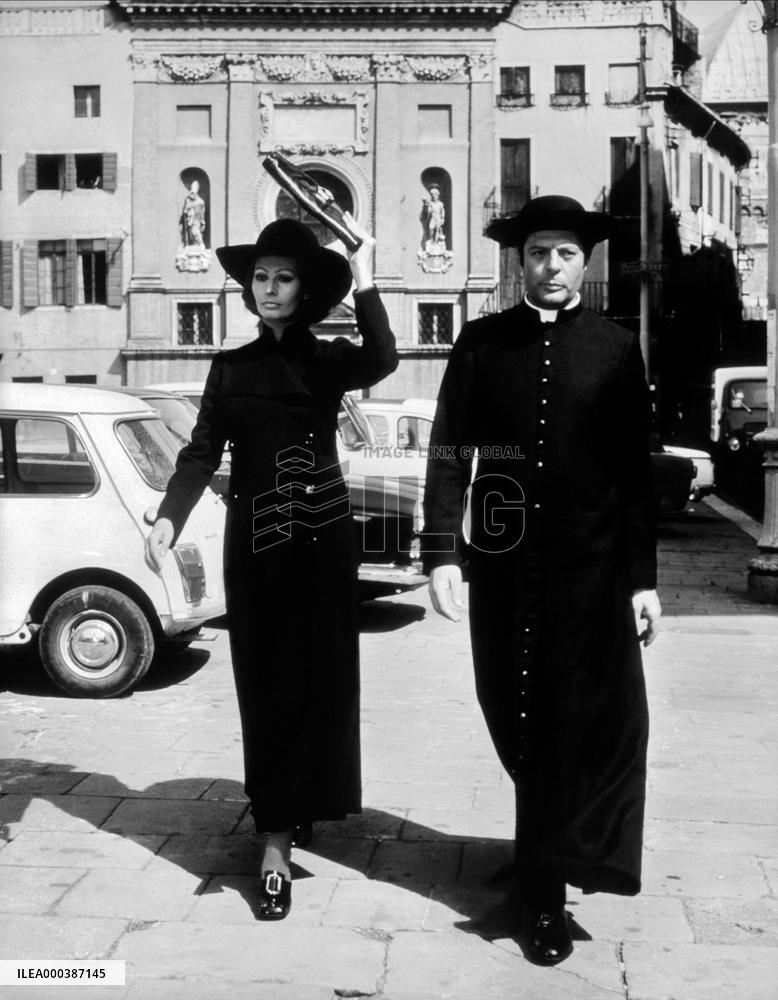 The Priest'S Wife (1970)