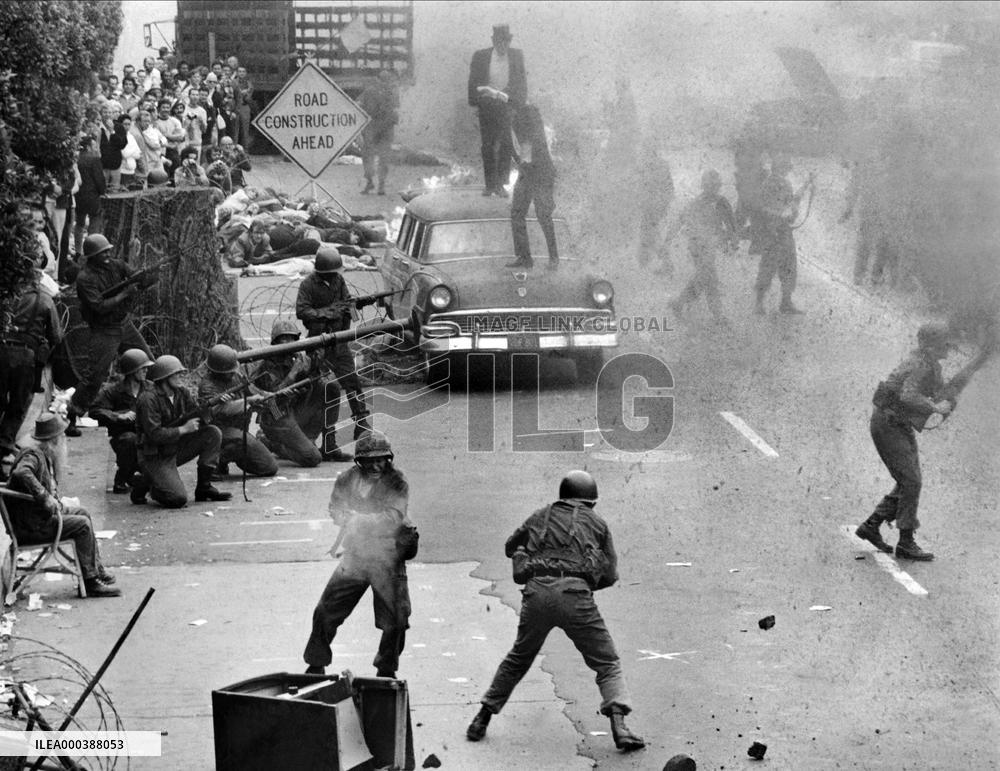 Alex In Wonderland (1970)