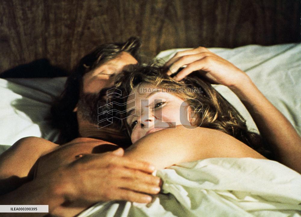 Semi-Tough (1977)