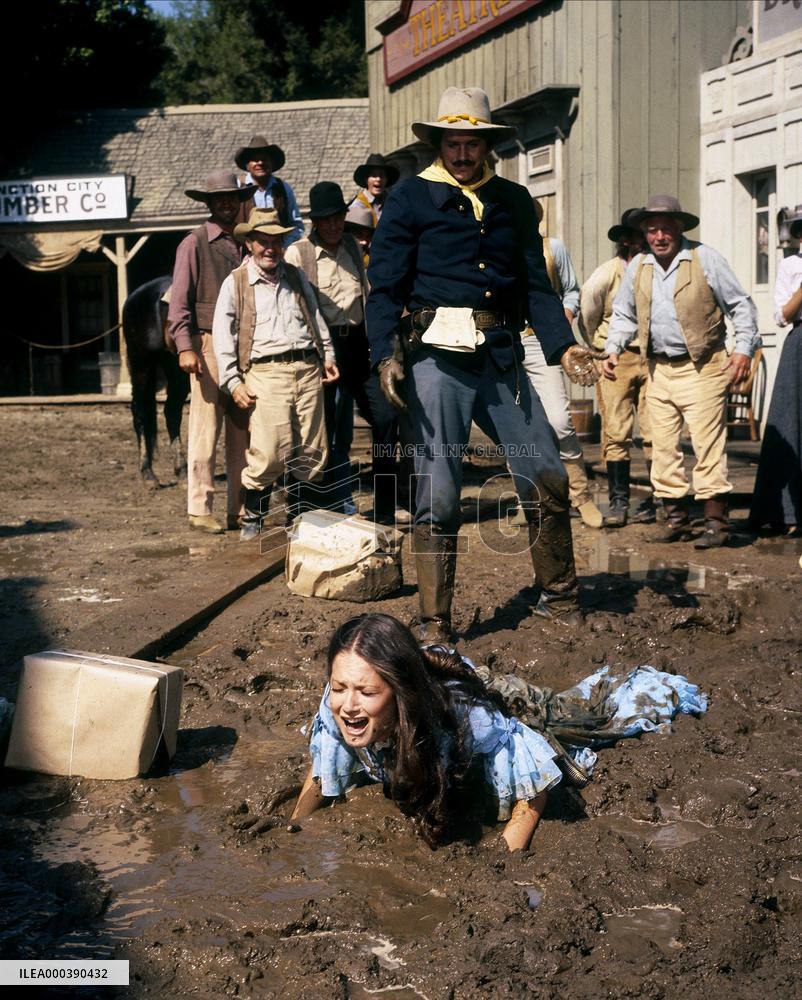 The Apple Dumpling Gang Rides (1979)