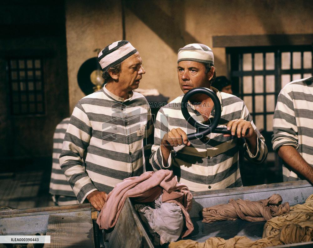 The Apple Dumpling Gang Rides (1979)