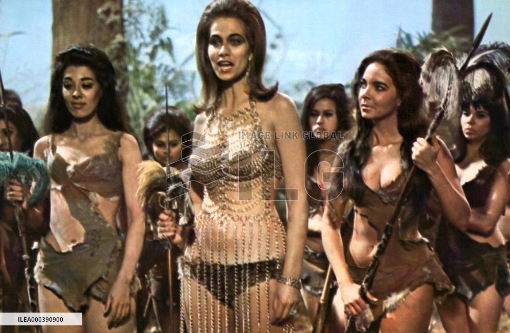 Carry On Up The Jungle (1970)