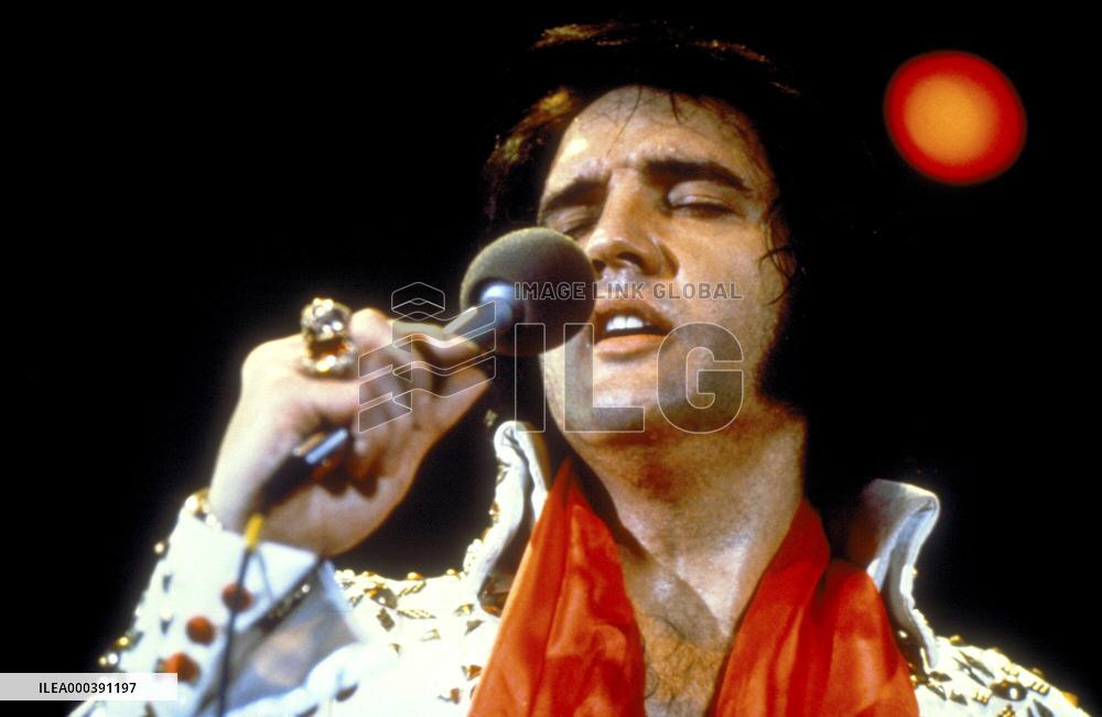 Elvis On Tour (1972)