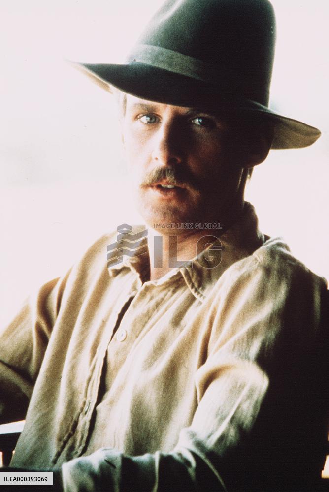 The Flame Trees Of Thika (1981)